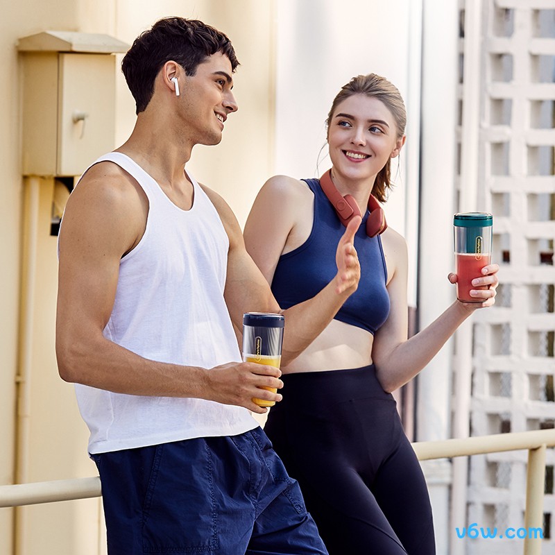 摩飞电器MR9800榨汁机图片