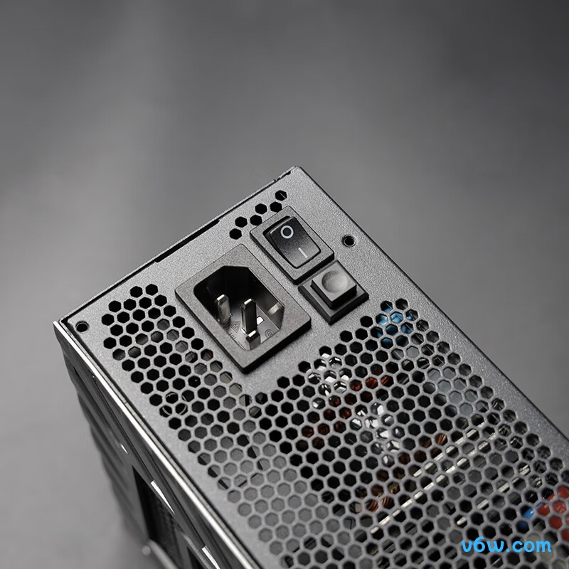 艾湃电竞 ODIN 奧丁 1400W电脑电源图片